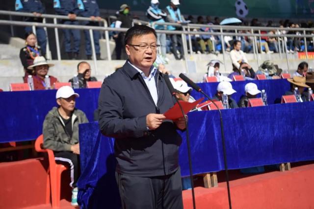 华人全家入籍后回国，户口被注销引发法律纠纷